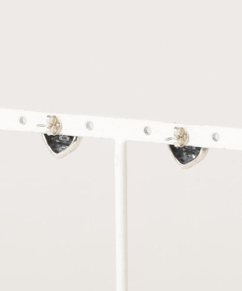 Aura（アウラ）の「[aura/オーラ] VINTAGE HEART シルバーピアス（ピアス（両耳用）・レディース・シルバー・F）」の10枚目の写真