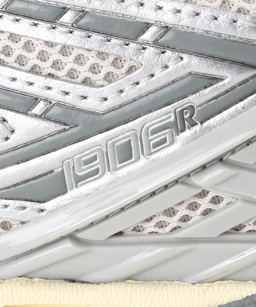 U by SPICK&SPAN(ユーバイスピックアンドスパン)の「【NEW BALANCE / ニューバランス】 1906R(スニーカー・レディース・ライトグレー・23cm/23.5cm/24cm)」の5枚目の写真