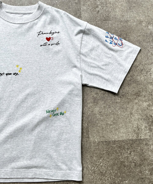 CPCM(シーピーシーエム)の「落書き刺繍T2(Tシャツ/カットソー・レディース・チャコールグレー/ホワイト/オレンジ/グレー・MEDIUM/LARGE)」の9枚目の写真