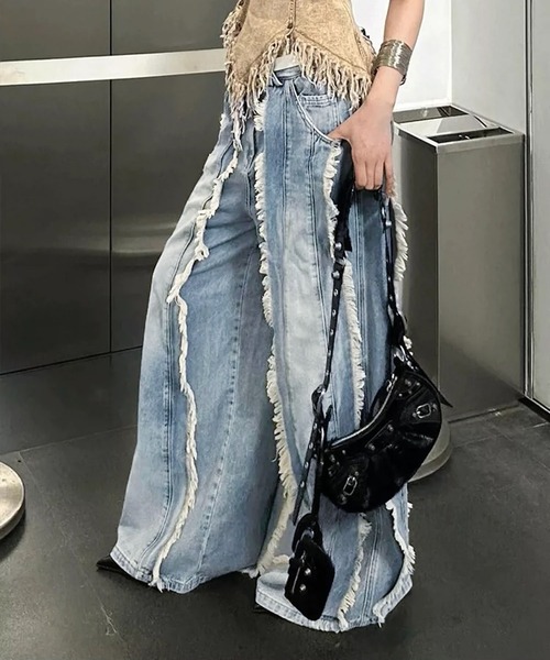 Sibra(シブラ)の「フリンジワイドルーズデニムパンツ(デニムパンツ・レディース・サックスブルー・S/L/M)」の3枚目の写真