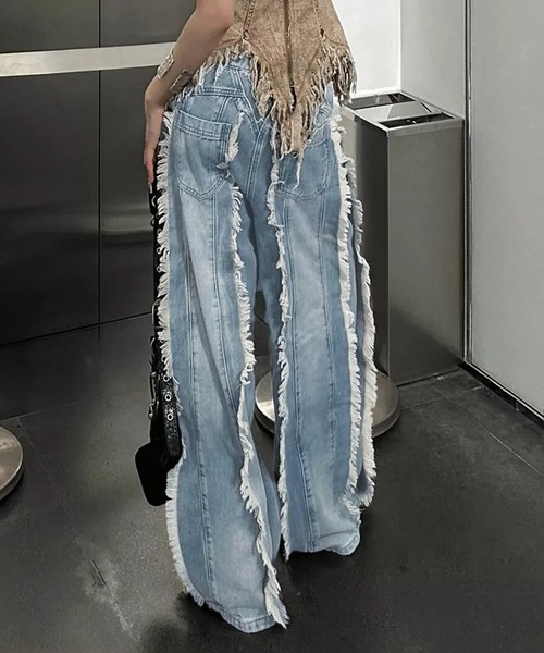 Sibra(シブラ)の「フリンジワイドルーズデニムパンツ(デニムパンツ・レディース・サックスブルー・S/L/M)」の4枚目の写真