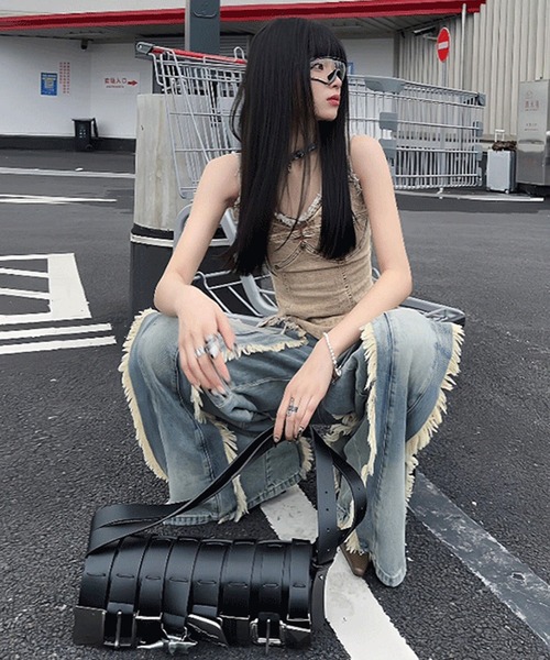 Sibra(シブラ)の「フリンジワイドルーズデニムパンツ(デニムパンツ・レディース・サックスブルー・S/L/M)」の2枚目の写真
