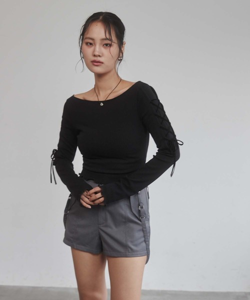 ENVYM(アンビー)の「ショルダーリボントップス(Tシャツ/カットソー・レディース・ホワイト/ブラック/ブルー・FREE)」の5枚目の写真