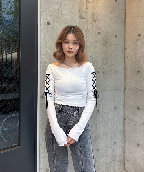 ENVYM(アンビー)の「ショルダーリボントップス(Tシャツ/カットソー・レディース・ホワイト/ブラック/ブルー・FREE)」の10枚目の写真