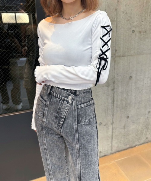 ENVYM(アンビー)の「ショルダーリボントップス(Tシャツ/カットソー・レディース・ホワイト/ブラック/ブルー・FREE)」の15枚目の写真