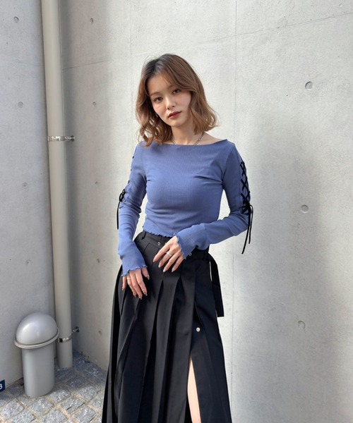ENVYM(アンビー)の「ショルダーリボントップス(Tシャツ/カットソー・レディース・ホワイト/ブラック/ブルー・FREE)」の12枚目の写真