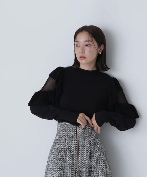 NATURAL BEAUTY BASIC（ナチュラルビューティーベーシック）の「◇アゼフリルショルダーニット（ニット/セーター・レディース・ブラック/オフホワイト/ブルー/ピンク・FREE）」の7枚目の写真