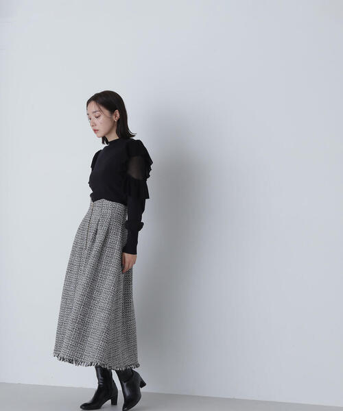 NATURAL BEAUTY BASIC（ナチュラルビューティーベーシック）の「◇アゼフリルショルダーニット（ニット/セーター・レディース・ブラック/オフホワイト/ブルー/ピンク・FREE）」の8枚目の写真