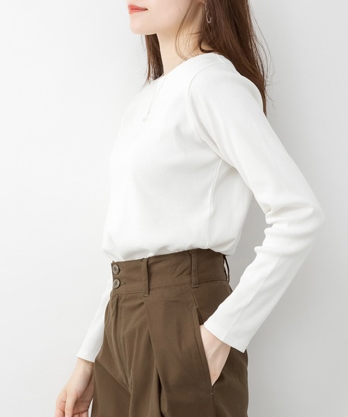 LARU(ラルー)の「リブ ボートネック カットソー / 長袖(Tシャツ/カットソー・レディース・杢グレー/ブラック/オフホワイト/ベージュ・M/L)」の9枚目の写真