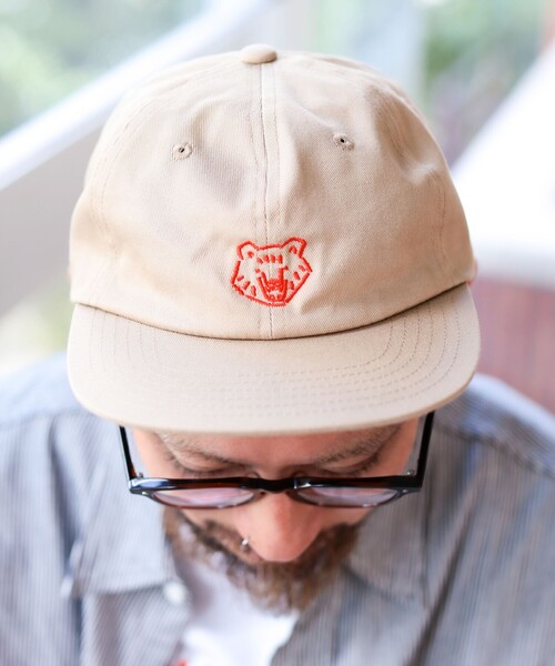 BEAMS JAPAN（ビームス　ジャパン）の「【八雲】木彫り熊 マスク 刺繍 キャップ（キャップ・レディース・ネイビー/ベージュ・ONE SIZE）」の3枚目の写真