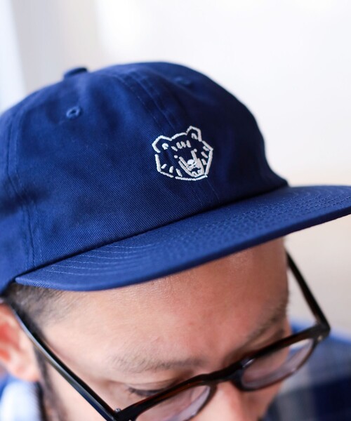 BEAMS JAPAN（ビームス　ジャパン）の「【八雲】木彫り熊 マスク 刺繍 キャップ（キャップ・レディース・ネイビー/ベージュ・ONE SIZE）」の4枚目の写真
