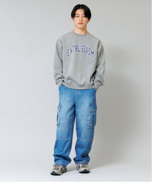 GLAZOS（グラソス）の「【大人向けサイズあり】【あったか保温/速乾】ダンボールニット・カレッジロゴトレーナー（スウェット・キッズ・ブラック/グレー・L/M/S/LL）」の3枚目の写真