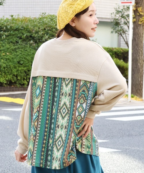 チチカカ(チチカカ)の「ファブリックプリントコンビプルオーバー(Tシャツ/カットソー・レディース・チャコールグレー/ブルー/ベージュ・FREE)」の1枚目の写真