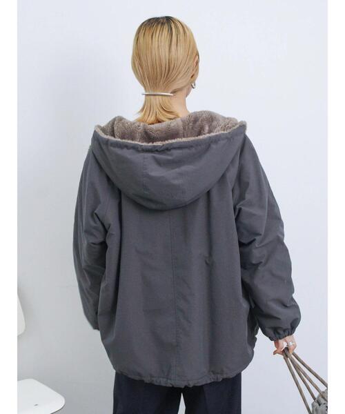 Samansa Mos2 blue（サマンサモスモスブルー）の「【撥水】リバーシブルファーマウンテンパーカー（その他アウター・レディース・キナリ/カーキ/チャコールグレー・F）」の9枚目の写真
