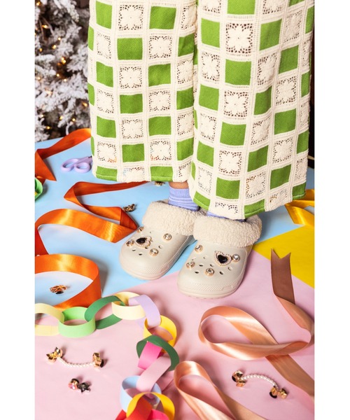 crocs(クロックス)の「クロックス クラシック ブリッツェン クロッグ / crocs Classic Blitzen Clog(サンダル・レディース・ピンク/ベージュ・23cm/24cm/25cm/26cm/27cm/22cm)」の4枚目の写真