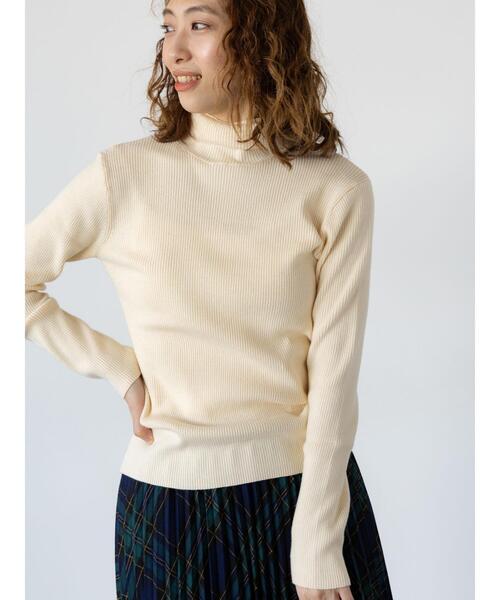 Lugnoncure(ルノンキュール)の「リブタートルニット(ニット/セーター・レディース・オフホワイト/ブラック/レッド・F)」の17枚目の写真