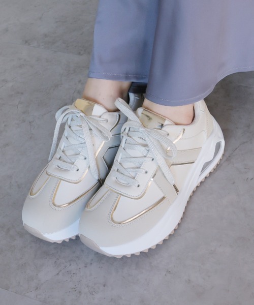 VIVIAN（ヴィヴィアン）の「キラキラレースアップエアーTトゥデザイン