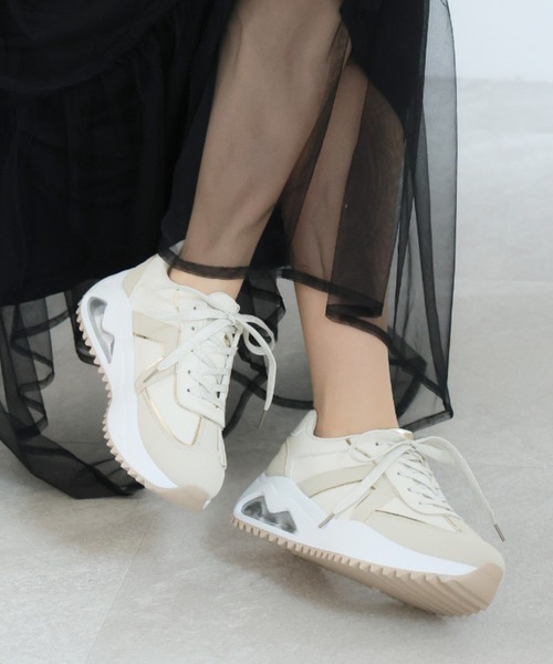 VIVIAN（ヴィヴィアン）の「キラキラレースアップエアーTトゥデザイン