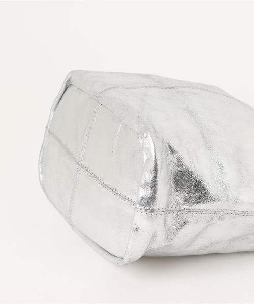 Morphee（モルフェ）の「【Morphee / モルフェ】CYLINDER S　レザーショルダーバッグ（トートバッグ・レディース・シルバー・フリー）」の14枚目の写真