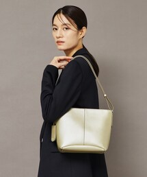 レディースのショルダーバッグ（ゴールド/金色系・レザー・本革