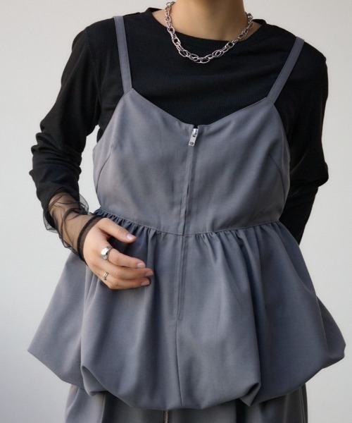 AZUL by moussy（アズールバイマウジー）の「フロントジップバルーンキャミ（キャミソール・レディース・グレー/ブラック系その他/ブラック・FREE）」の3枚目の写真