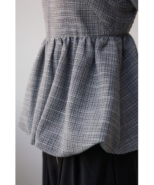 AZUL by moussy（アズールバイマウジー）の「フロントジップバルーンキャミ（キャミソール・レディース・グレー/ブラック系その他/ブラック・FREE）」の15枚目の写真