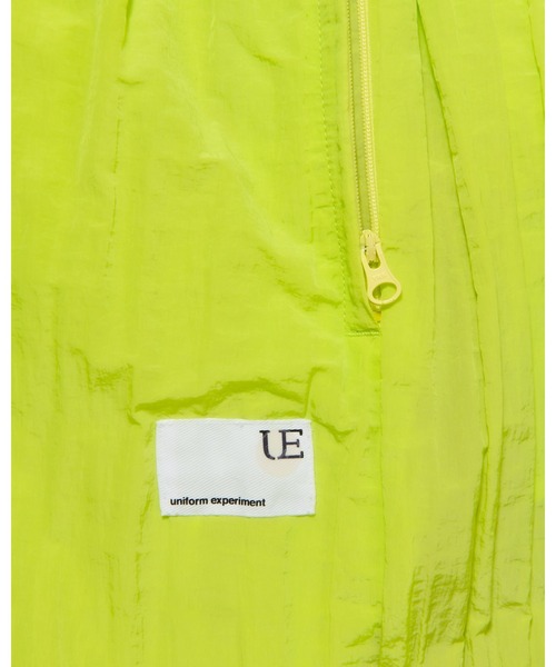 uniform experiment(ユニフォームエクスペリメント)の「CRYSTAL NYLON LOOSE FIT JOGGER PANTS(その他パンツ・メンズ・ブラック/グレー/イエロー/ネイビー・3/2/1/4)」の8枚目の写真