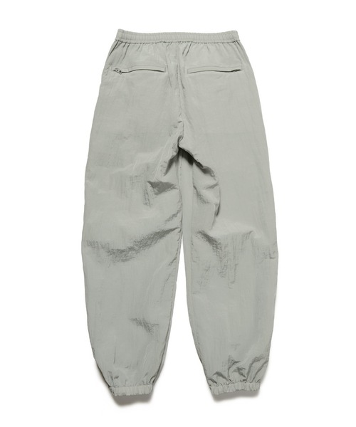 uniform experiment(ユニフォームエクスペリメント)の「CRYSTAL NYLON LOOSE FIT JOGGER PANTS(その他パンツ・メンズ・ブラック/グレー/イエロー/ネイビー・3/2/1/4)」の14枚目の写真
