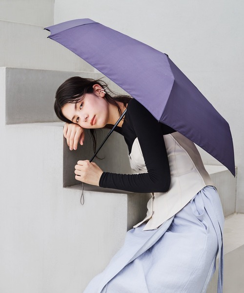 umbulatio(アンブラティオ)の「umbulatio カルオート 折 55cm 自動開閉 雨傘(折りたたみ傘・レディース・モカ/ベージュ/ライトブルー/ピンク/ダークパープル/ダークネイビー・FREE)」の1枚目の写真