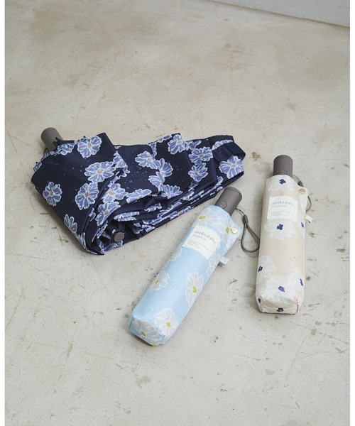 umbulatio(アンブラティオ)の「umbulatio カルオート 折 55cm 自動開閉 雨傘(折りたたみ傘・レディース・モカ/ベージュ/ライトブルー/ピンク/ダークパープル/ダークネイビー・FREE)」の7枚目の写真