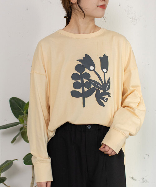 POU DOU DOU（プードゥドゥ）の「発泡プリントボタニカルイラストトップス（Tシャツ/カットソー・レディース・ラベンダー/オフホワイト/キナリ・M）」の3枚目の写真