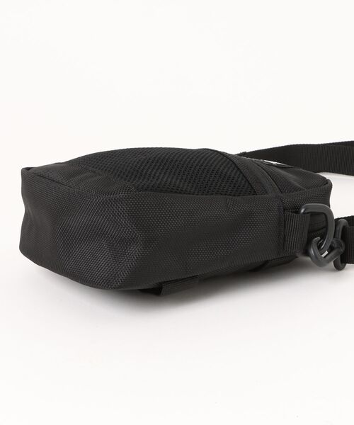 NEW ERA（ニューエラ）の「NEW ERA/ニューエラ ショルダーバッグ SHOULDER POUCH ショルダーポーチ 1.7L 14521313/14521317/14398027/14750861（ショルダーバッグ・メンズ・ブラック/ブラック×ホワイト/サンドベージュ/ネイビー・FREE）」の6枚目の写真