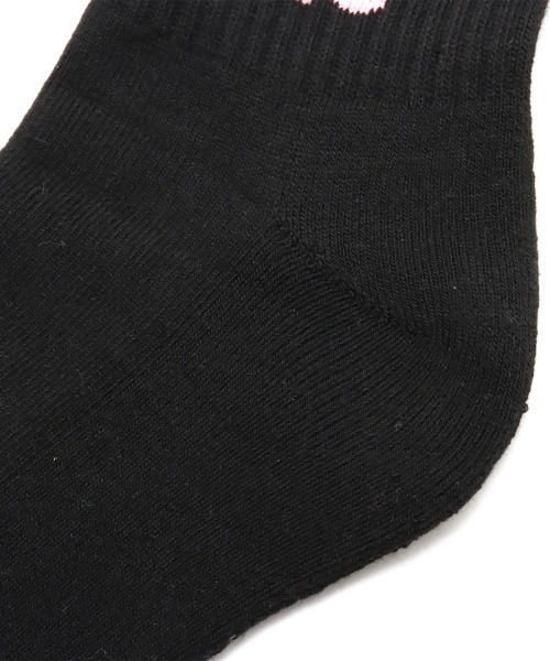 atmos pink（アトモスピンク）の「atmos pink Jacquard Logo Socks / アトモス ピンク ジャガード ロゴ ソックス（ソックス/靴下・レディース・ブラック/ホワイト・23-25）」の7枚目の写真