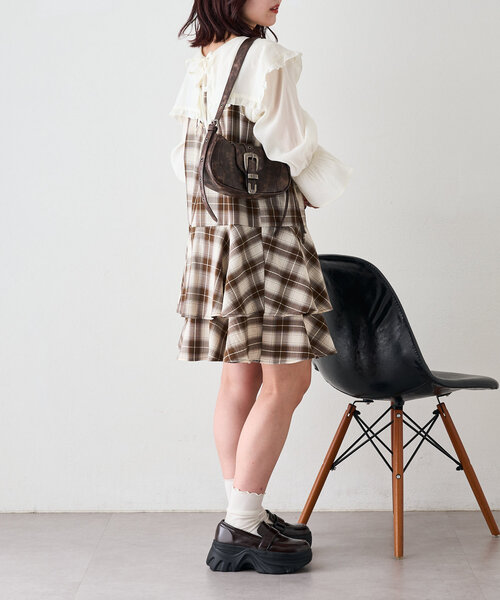 w closet（ダブルクローゼット）の「ティアードフリルミニワンピース（チュニック・レディース・ブラック/ブラウン/オフホワイト・FREE）」の16枚目の写真