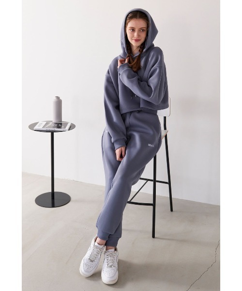 IRAL(アイラル)の「【セットアイテム】CROPPED HOODIE SET UP(パーカー・レディース・ブラック/ブルー・FREE)」の1枚目の写真