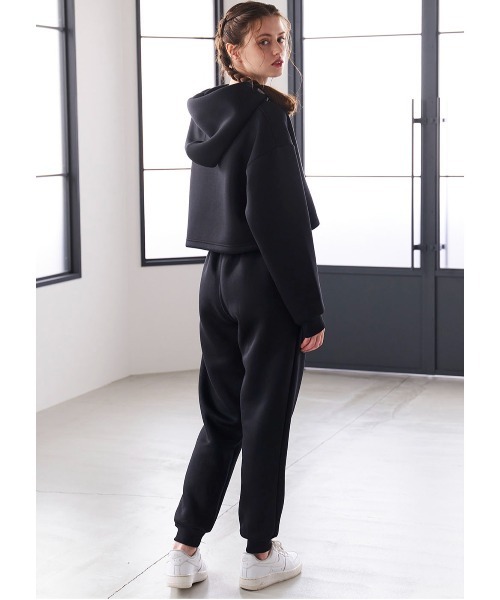 IRAL(アイラル)の「【セットアイテム】CROPPED HOODIE SET UP(パーカー・レディース・ブラック/ブルー・FREE)」の6枚目の写真