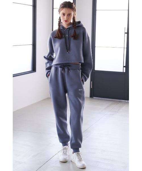 IRAL(アイラル)の「【セットアイテム】CROPPED HOODIE SET UP(パーカー・レディース・ブラック/ブルー・FREE)」の5枚目の写真