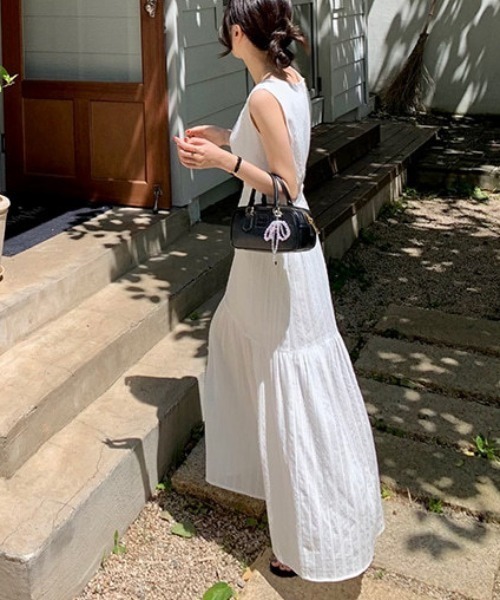 ワンピース ENEU Lily tuck flare dress ENEU Lily tuck flare dress