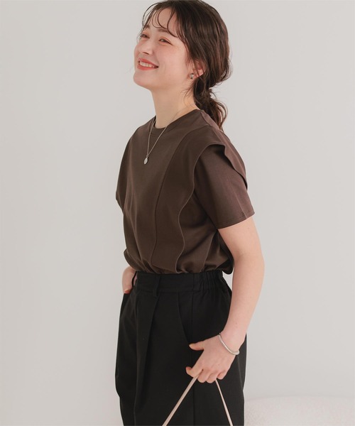 titivate(ティティベイト)の「汗染み防止ラッフルスリーブTシャツ(Tシャツ/カットソー・レディース・ブラック/グレー/ホワイト/チャコール/ブラウン/ブルーグレー/ライトイエロー/グレイッシュベージュ・S/M/L)」の16枚目の写真