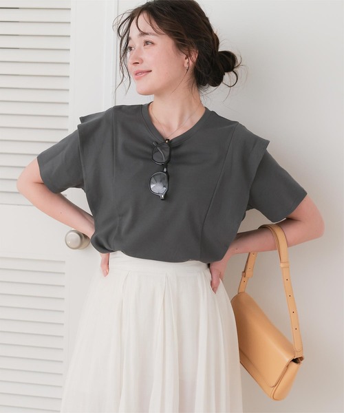 titivate(ティティベイト)の「汗染み防止ラッフルスリーブTシャツ(Tシャツ/カットソー・レディース・ブラック/グレー/ホワイト/チャコール/ブラウン/ブルーグレー/ライトイエロー/グレイッシュベージュ・S/M/L)」の14枚目の写真