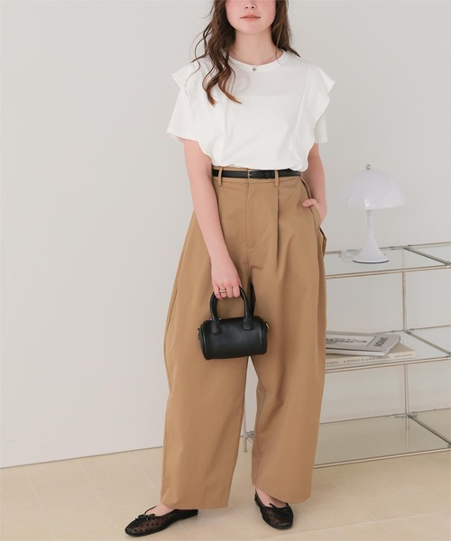 titivate(ティティベイト)の「汗染み防止ラッフルスリーブTシャツ(Tシャツ/カットソー・レディース・ブラック/グレー/ホワイト/チャコール/ブラウン/ブルーグレー/ライトイエロー/グレイッシュベージュ・S/M/L)」の19枚目の写真