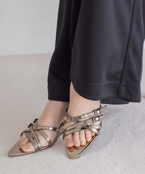 JEANASIS（ジーナシス）の「ホソベルトヒールサンダル/327409（サンダル・レディース・パイソン/シルバー系その他/ブラック・LARGE/MEDIUM）」の3枚目の写真