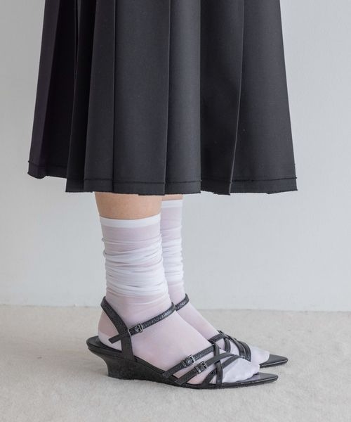 JEANASIS（ジーナシス）の「ホソベルトヒールサンダル/327409（サンダル・レディース・パイソン/シルバー系その他/ブラック・LARGE/MEDIUM）」の2枚目の写真