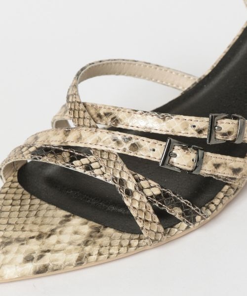 JEANASIS（ジーナシス）の「ホソベルトヒールサンダル/327409（サンダル・レディース・パイソン/シルバー系その他/ブラック・LARGE/MEDIUM）」の9枚目の写真