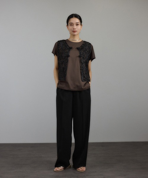 SALON adam et rope'（サロン アダム エ ロペ）の「【WEB限定】サテンブレードレースジレ（ベスト・レディース・オフホワイト/ブラック・FREE）」の14枚目の写真