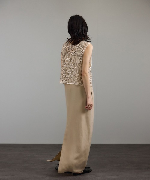 SALON adam et rope'（サロン アダム エ ロペ）の「【WEB限定】サテンブレードレースジレ（ベスト・レディース・オフホワイト/ブラック・FREE）」の13枚目の写真