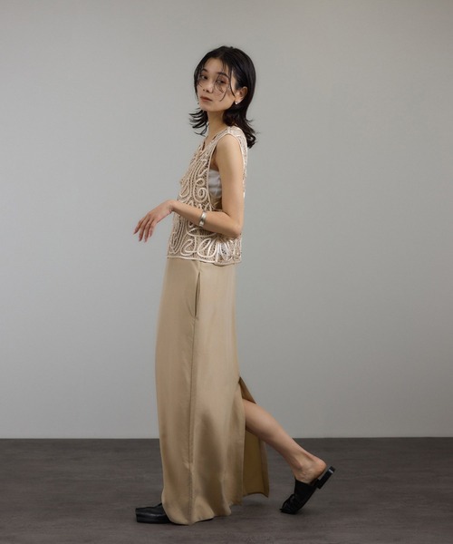 SALON adam et rope'（サロン アダム エ ロペ）の「【WEB限定】サテンブレードレースジレ（ベスト・レディース・オフホワイト/ブラック・FREE）」の8枚目の写真