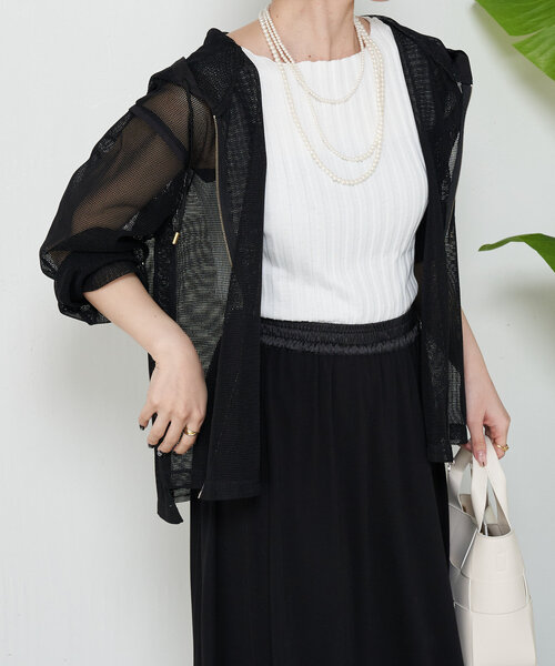 Jena espace merveilleux(ジェナ エスパスメルヴェイユ)の「メッシュラインパーカー(パーカー・レディース・グレー/ブラック/オフホワイト・FREE)」の2枚目の写真