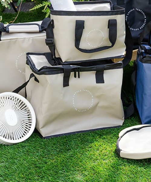 LAKOLE（ラコレ）の「ターポリン保冷バッグ(M) / 327862（アウトドアグッズ・レディース・ベージュ/ブラック/ネイビー・FREE）」の4枚目の写真