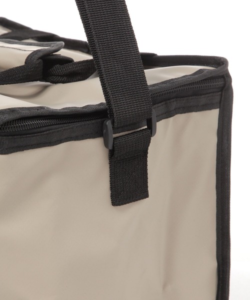 LAKOLE（ラコレ）の「ターポリン保冷バッグ(M) / 327862（アウトドアグッズ・レディース・ベージュ/ブラック/ネイビー・FREE）」の21枚目の写真